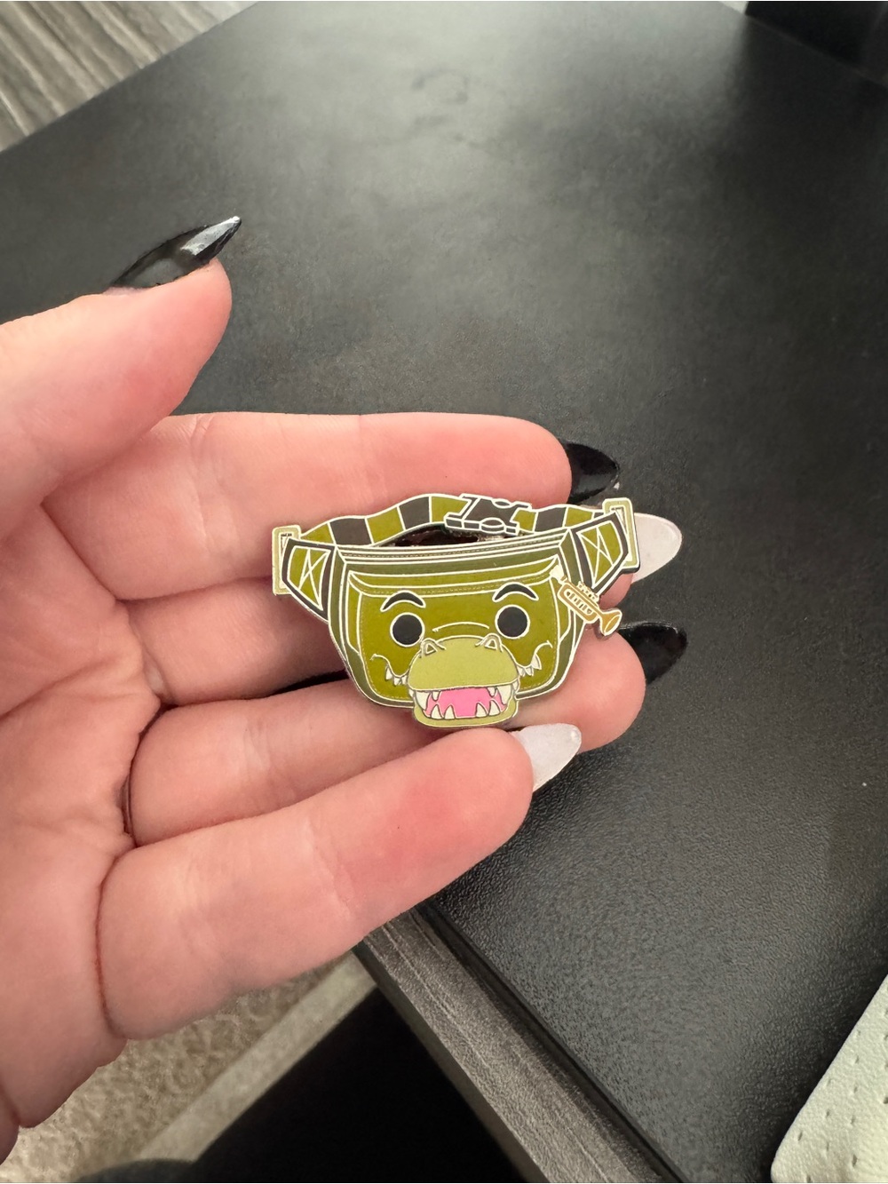 2020 Disney Mystery Pin Fanntasy Fanny Pack Louis from Princess and The Frog